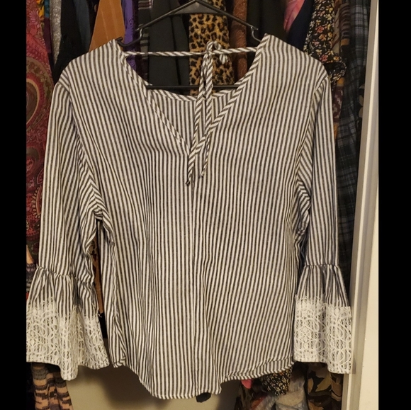 Top - Picture 2 of 2